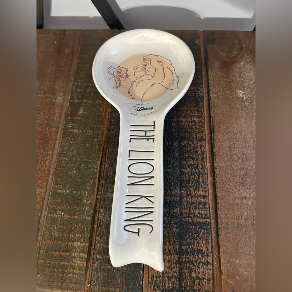 Rae Dunn Disney THE LION KING Spoon Rest Simba NEW